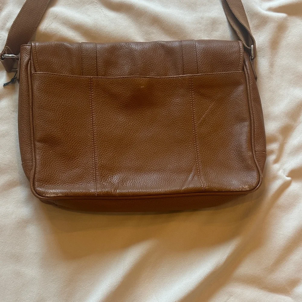 Classic Brown Leather Messenger Bag